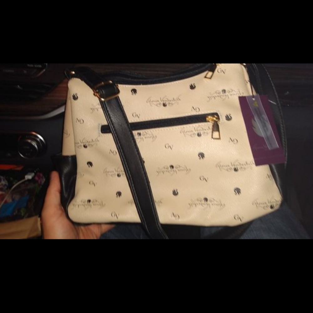 Gloria Vanderbilt purse brand new